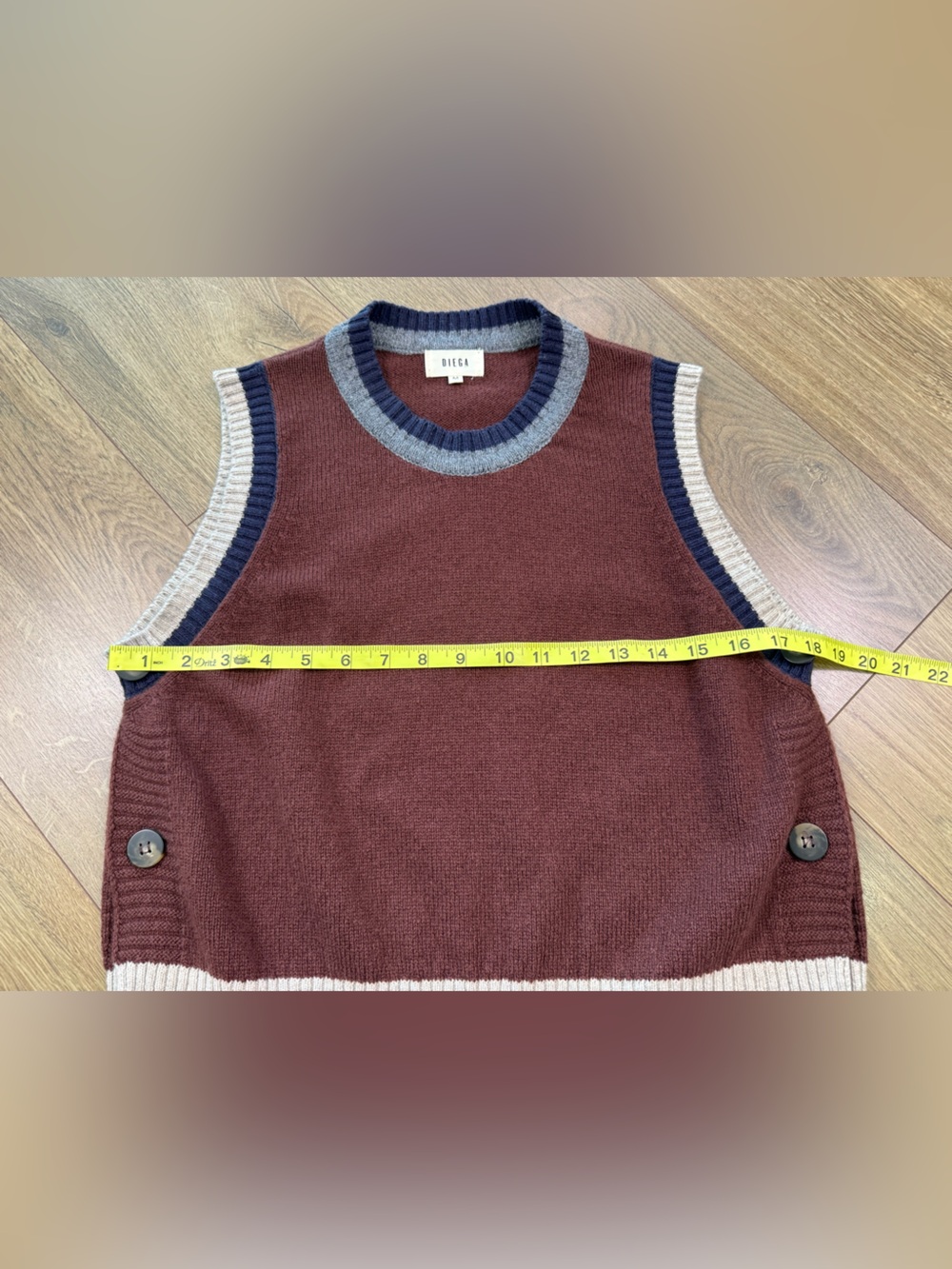 Diega PUMIO 100% Extra Fine Merino Wool Sweater Vest Side Button Medium Brown - Picture 9 of 10